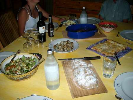 Leckeres Abendessen unterm Sternenhimmel