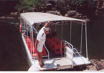 Captain Macca und sein Boot
